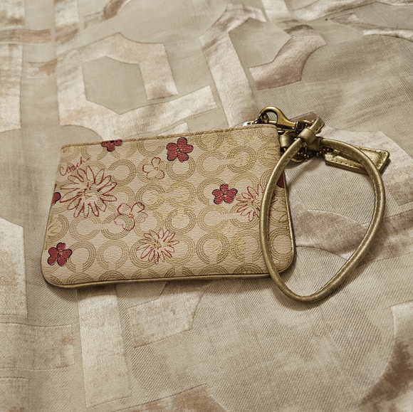 Coach Wristlet - Picture 3 of 4